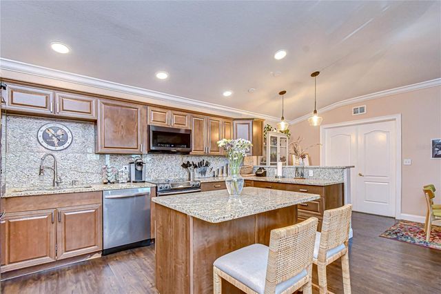 6137 12TH AVENUE S, Gulfport, FL 33707