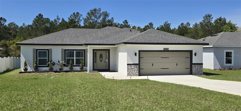 Image 1 of property listing at 32835 FOREST AVENUE, Leesburg, FL 34788
