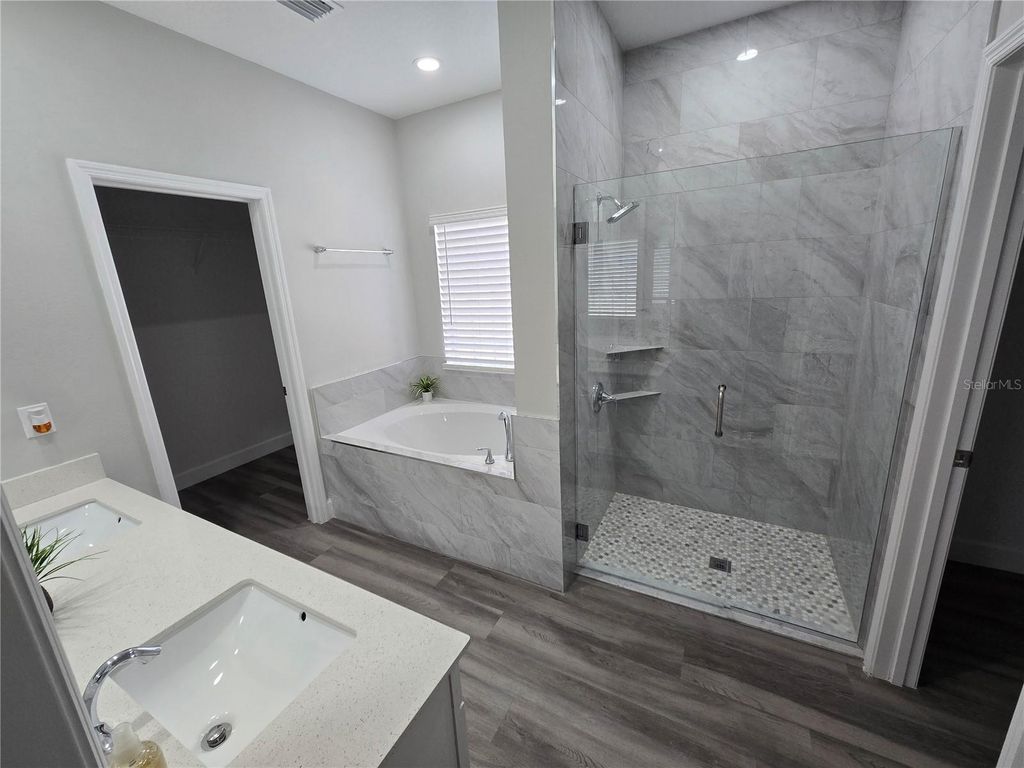 Image 16 of property listing at 32835 FOREST AVENUE, Leesburg, FL 34788