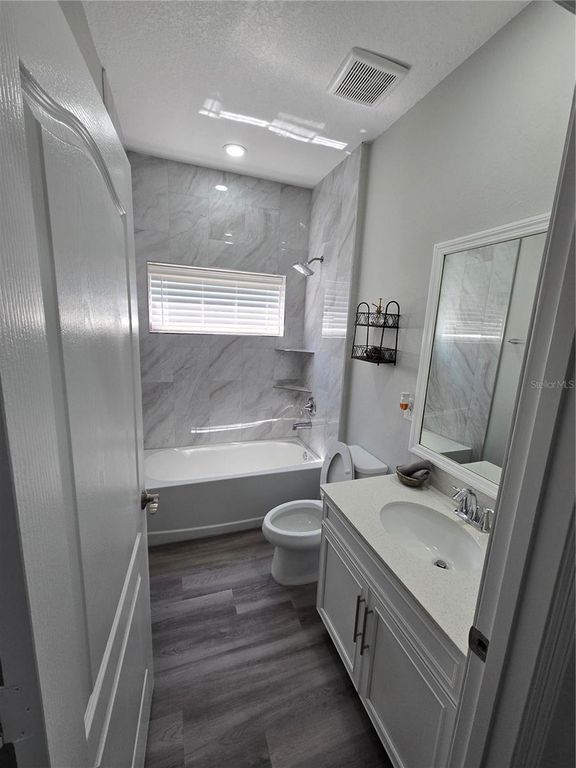 Image 19 of property listing at 32835 FOREST AVENUE, Leesburg, FL 34788