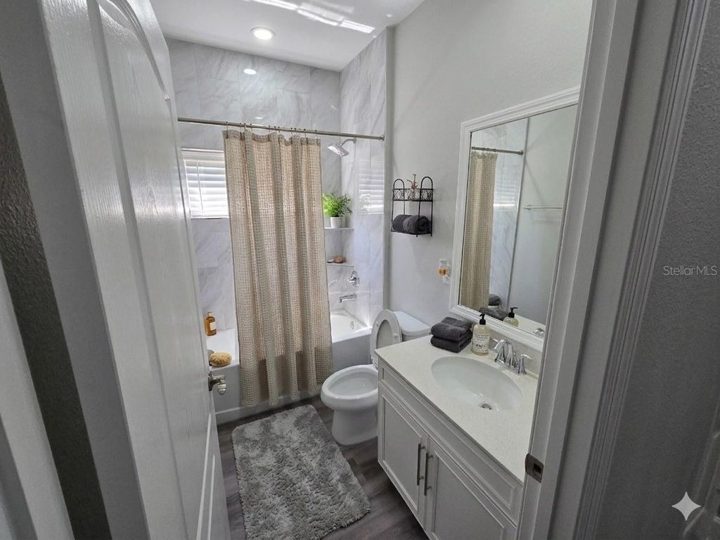 Image 20 of property listing at 32835 FOREST AVENUE, Leesburg, FL 34788