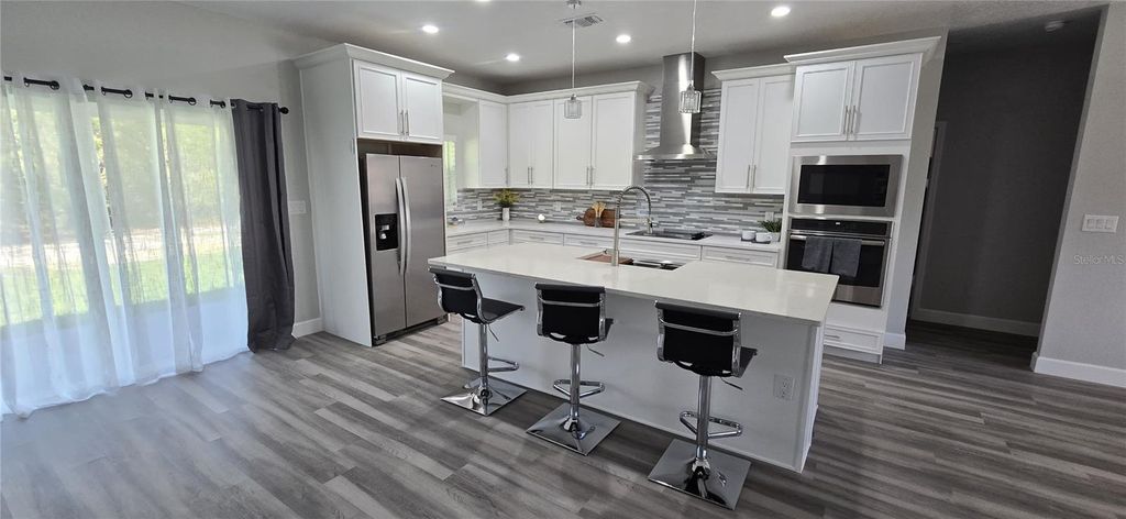 Image 4 of property listing at 32835 FOREST AVENUE, Leesburg, FL 34788