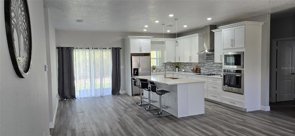 Image 5 of property listing at 32835 FOREST AVENUE, Leesburg, FL 34788