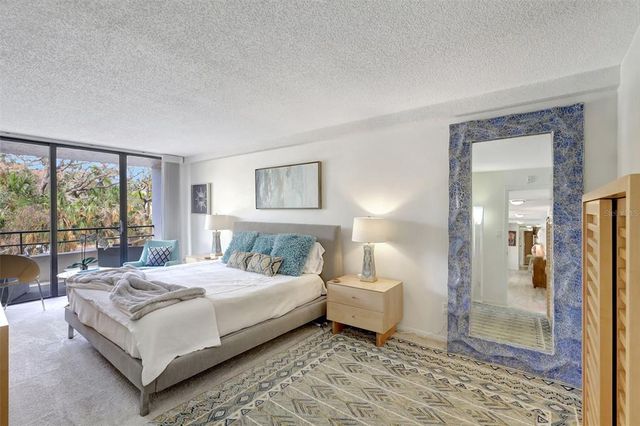 6415 MIDNIGHT PASS ROAD 211, Sarasota, FL 34242