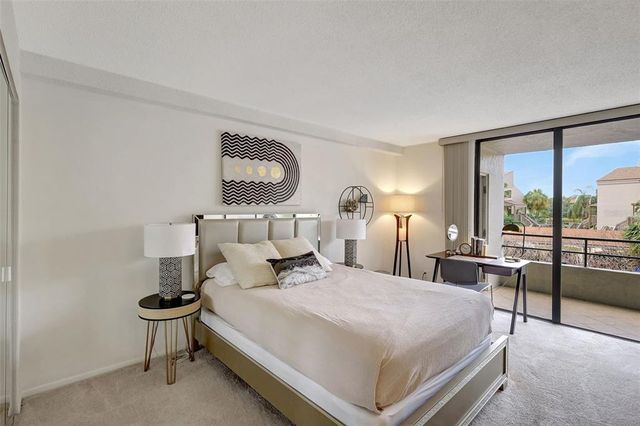 6415 MIDNIGHT PASS ROAD 211, Sarasota, FL 34242