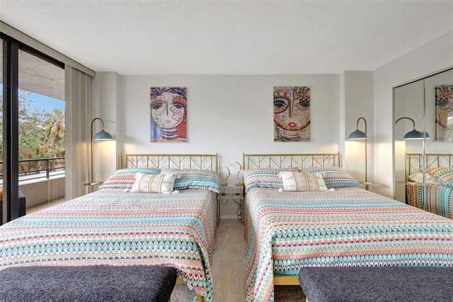 6415 MIDNIGHT PASS ROAD 211, Sarasota, FL 34242
