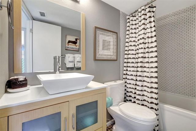 6415 MIDNIGHT PASS ROAD 211, Sarasota, FL 34242