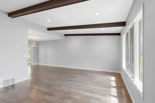 3300 E 125th Street, Burnsville, MN 55337