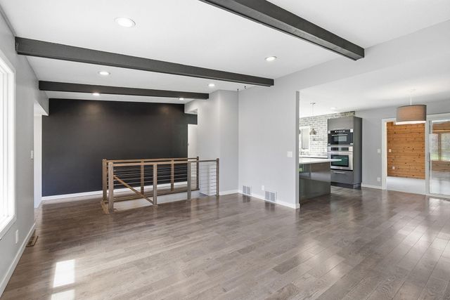 3300 E 125th Street, Burnsville, MN 55337