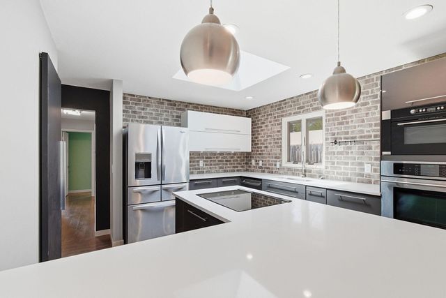 3300 E 125th Street, Burnsville, MN 55337