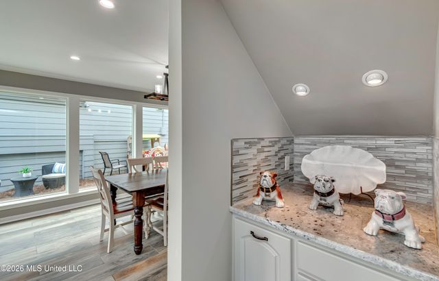 164 W Waterwood Drive, Brandon, MS 39047