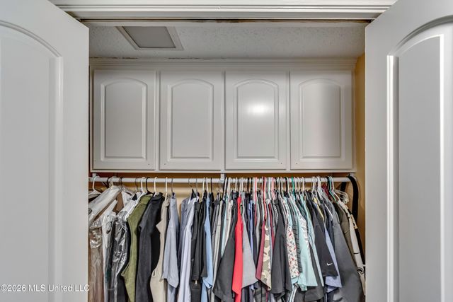 164 W Waterwood Drive, Brandon, MS 39047