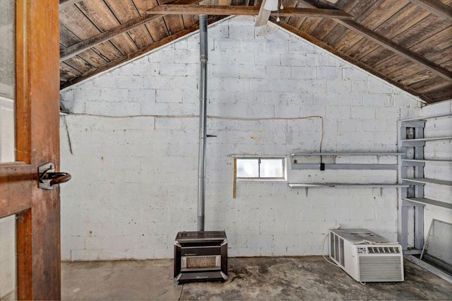 103 E Meadow Avenue, Crane, MO 65633