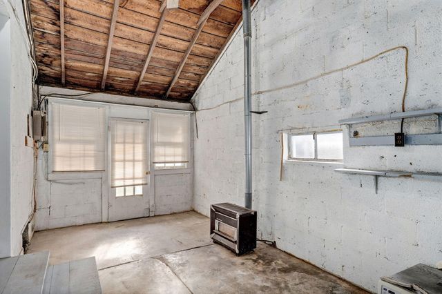 103 E Meadow Avenue, Crane, MO 65633