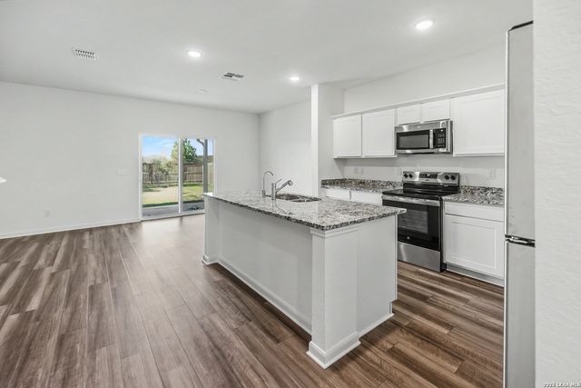7246 King Bend, San Antonio, TX 78252