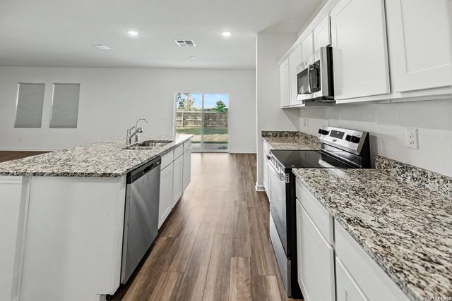 7246 King Bend, San Antonio, TX 78252