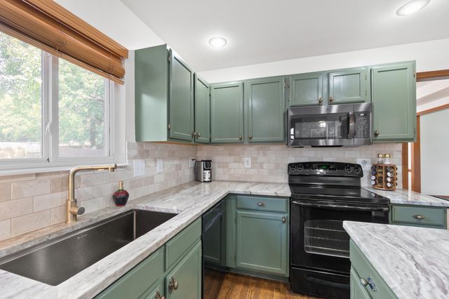 8388 Woodcreek Drive, Florence, KY 41042