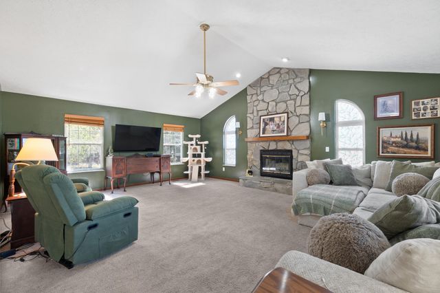 8388 Woodcreek Drive, Florence, KY 41042