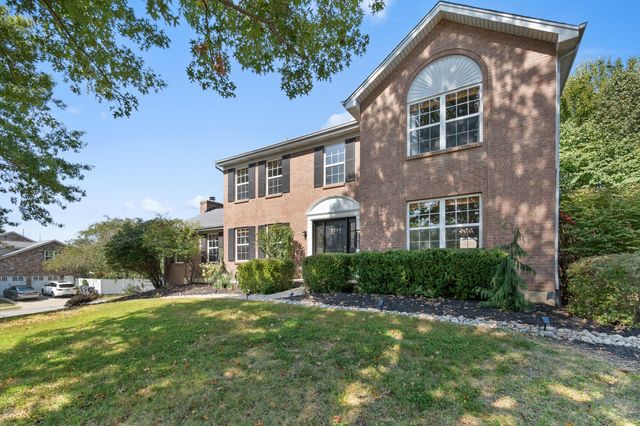 8388 Woodcreek Drive, Florence, KY 41042