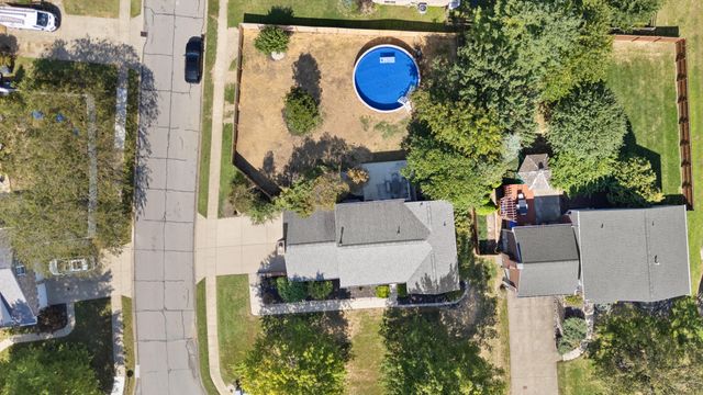 8388 Woodcreek Drive, Florence, KY 41042