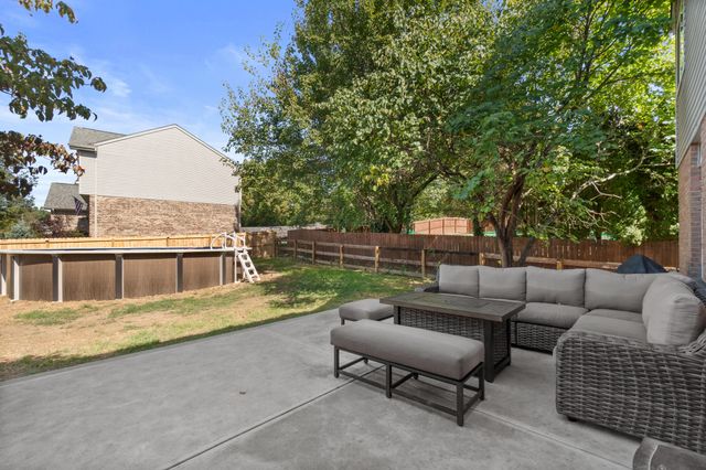 8388 Woodcreek Drive, Florence, KY 41042