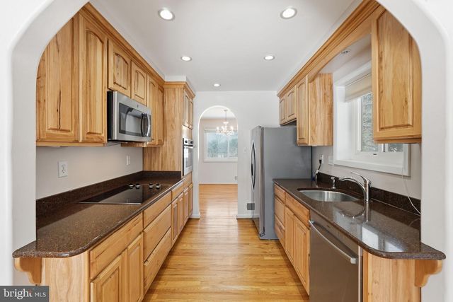 16 CLEMSON CT, Rockville, MD 20850