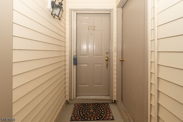 172 Potomac Dr 172, Bernards Twp., NJ 07920
