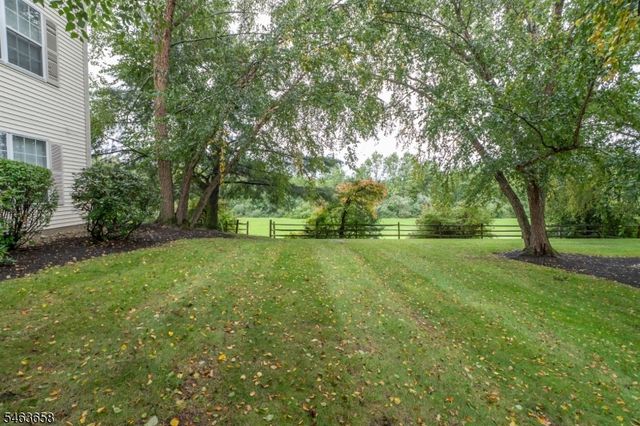 172 Potomac Dr 172, Bernards Twp., NJ 07920