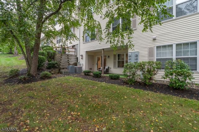 172 Potomac Dr 172, Bernards Twp., NJ 07920