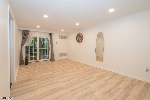172 Potomac Dr 172, Bernards Twp., NJ 07920