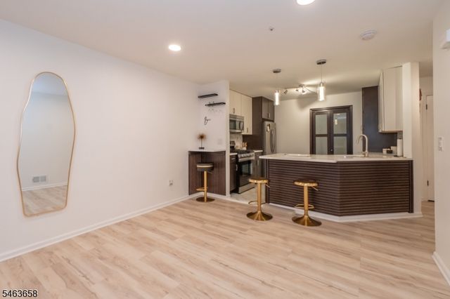 172 Potomac Dr 172, Bernards Twp., NJ 07920