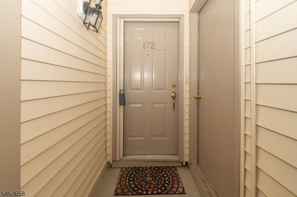172 Potomac Dr 172, Bernards Twp., NJ 07920 — photo 4