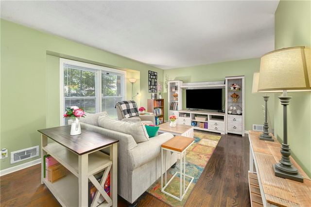 5213 S Union Street, Independence, MO 64055