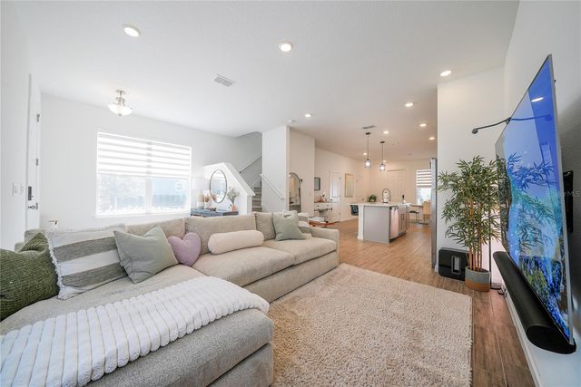 613 DOGFISH LANE, Debary, FL 32713