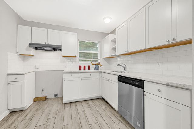 5009 Bataan Road, Houston, TX 77033