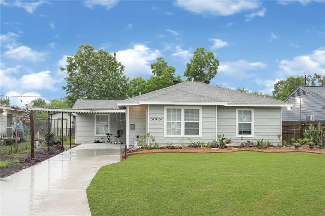 5009 Bataan Road, Houston, TX 77033
