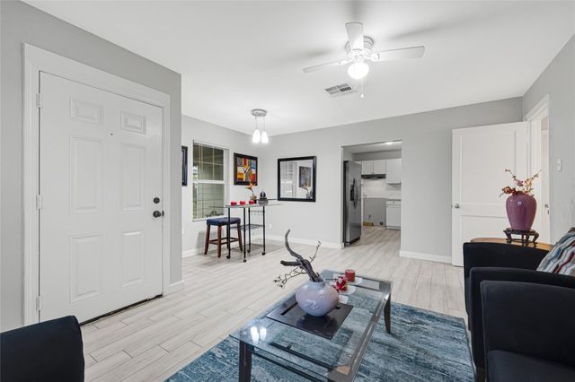 5009 Bataan Road, Houston, TX 77033