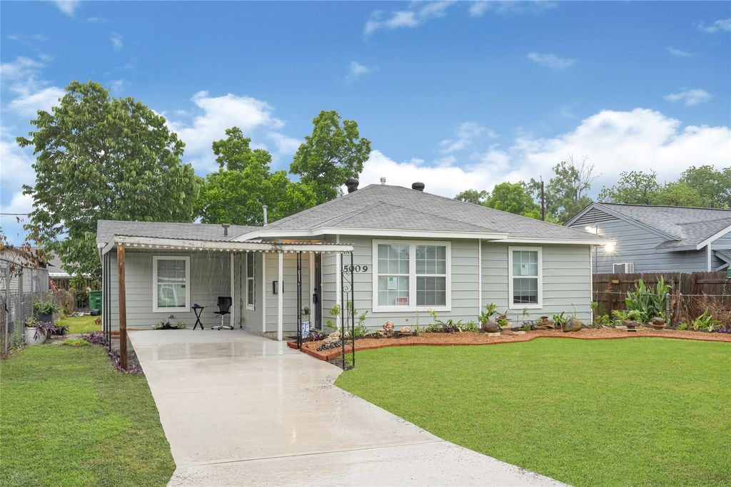 5009 Bataan Road, Houston, TX 77033