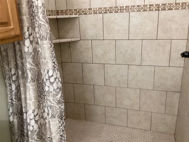 6507 Shadowview Court, Mineral Wells, TX 76067