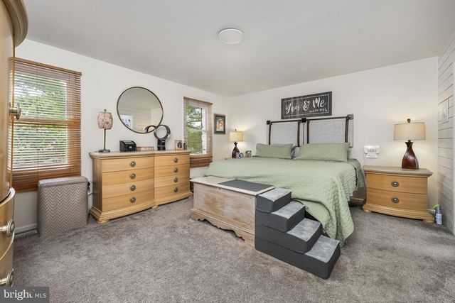 250 FREELAND DR, Collegeville, PA 19426