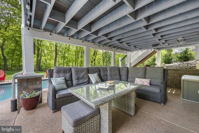 250 FREELAND DR, Collegeville, PA 19426