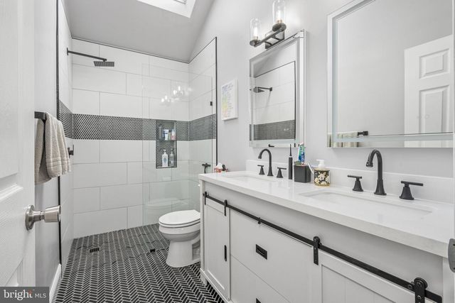 250 FREELAND DR, Collegeville, PA 19426