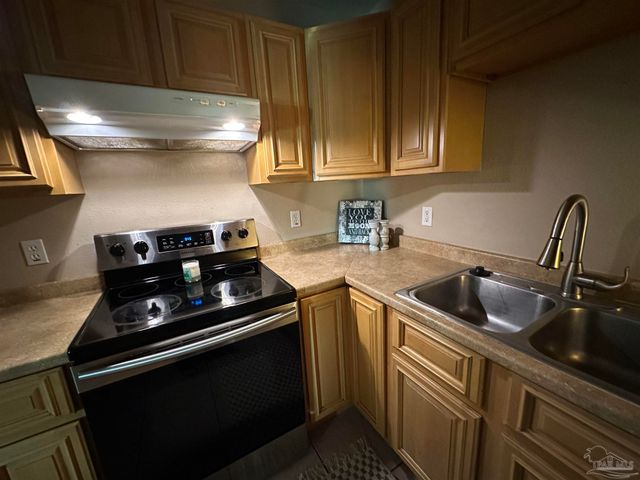 2105 Dora St, Pensacola, FL 32514