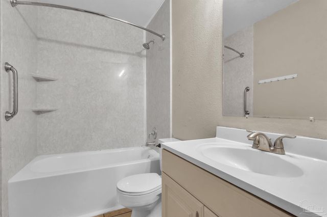 2105 Dora St, Pensacola, FL 32514