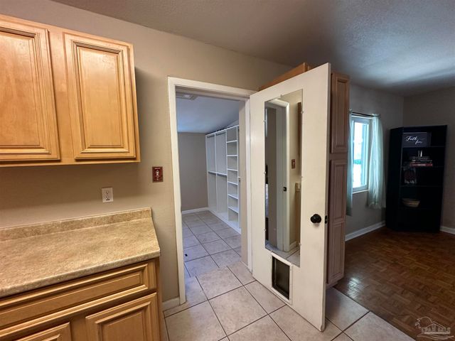 2105 Dora St, Pensacola, FL 32514