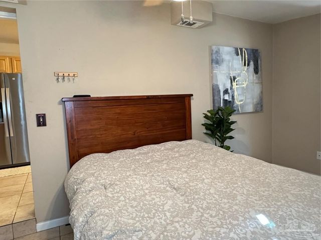 2105 Dora St, Pensacola, FL 32514