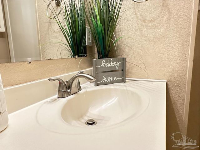 2105 Dora St, Pensacola, FL 32514