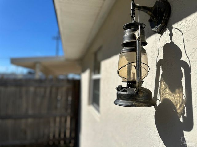 2105 Dora St, Pensacola, FL 32514