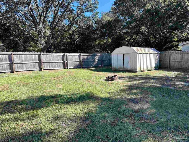 2105 Dora St, Pensacola, FL 32514