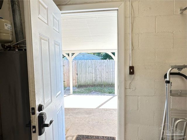 2105 Dora St, Pensacola, FL 32514